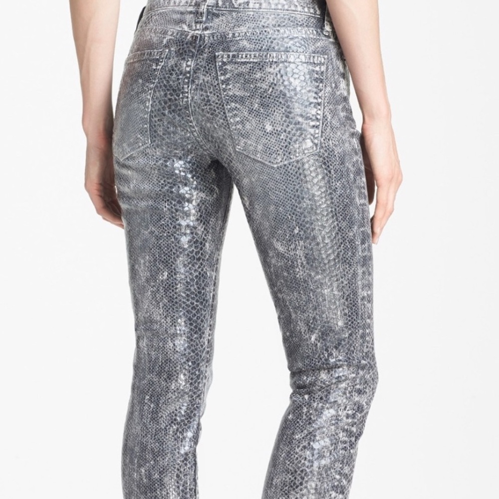 Snakeskin Current/ Elliot 80’s wash grey jeans